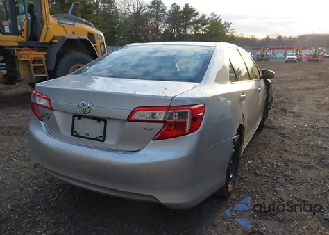 2012 Toyota Camry Le z USA, uszkodzony, nr VIN 4T1BF1FK2CU148584